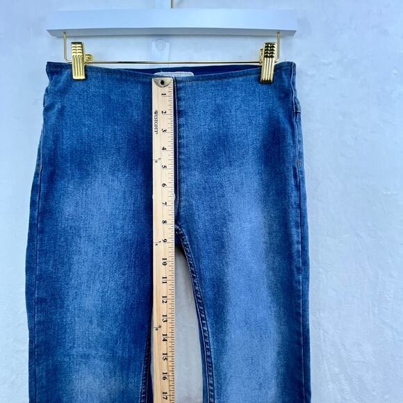 Free People, Pull On Stretch Flare Leg Denim Blue Jeans, Women's 28R - Picture 11 of 13